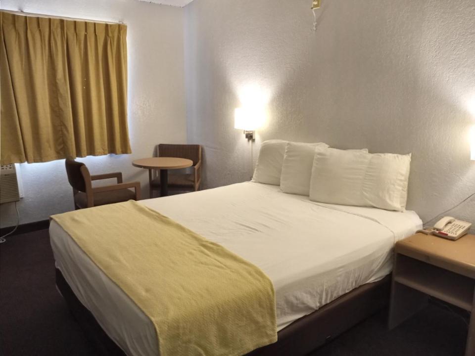 Ez 8 Motel San Jose I São José Exterior foto