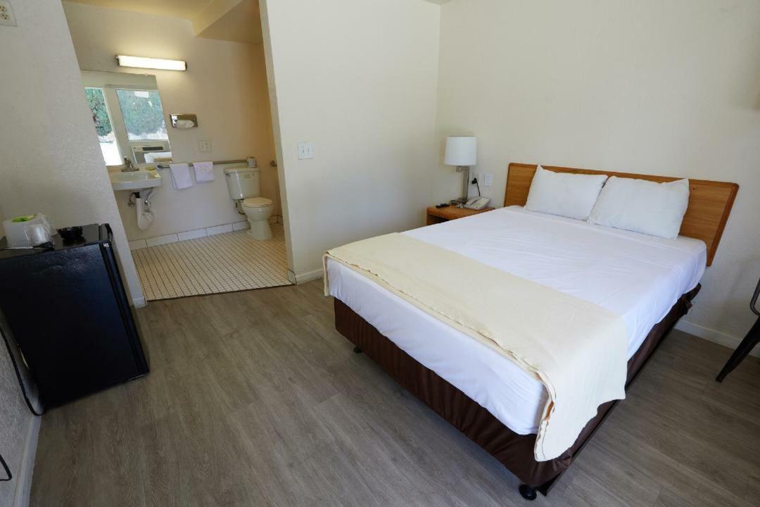 Ez 8 Motel San Jose I São José Exterior foto